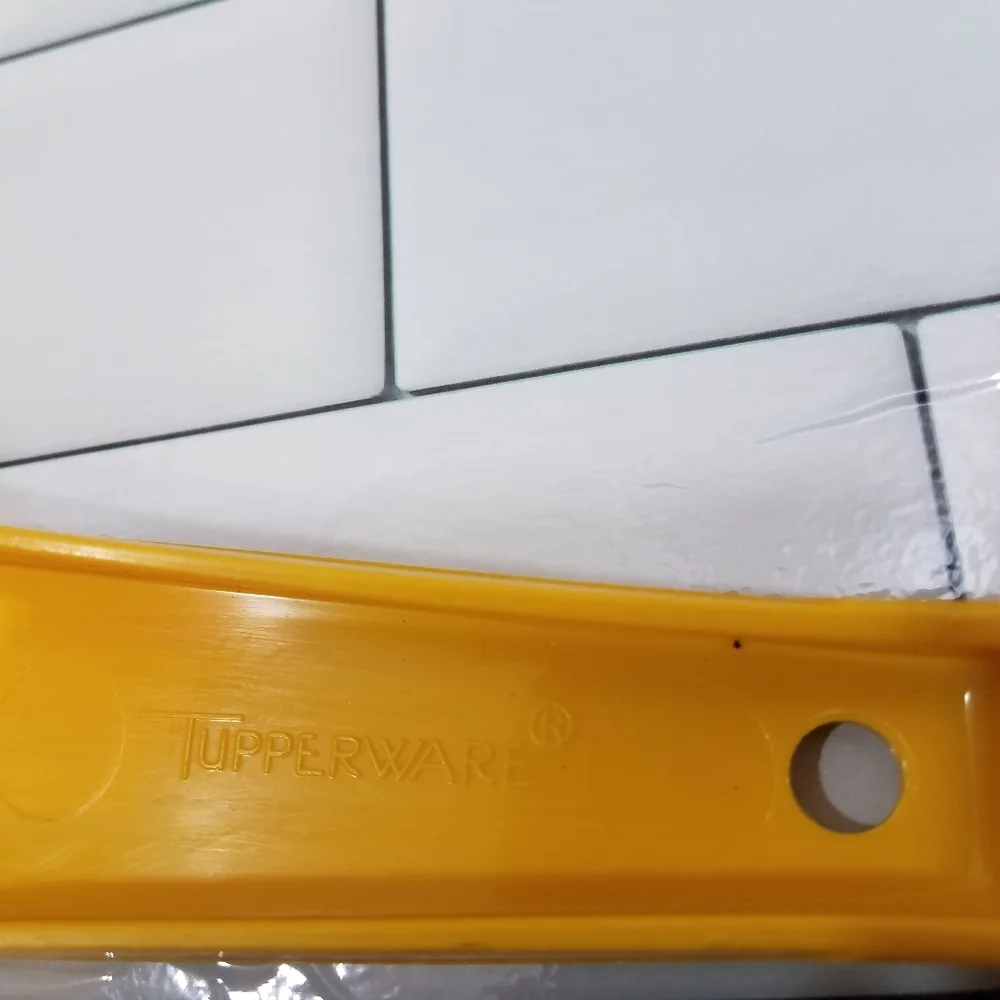 Tupperware Colander - Picture 6 of 11